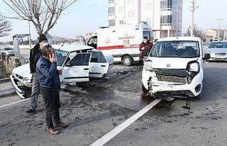 Aksaray’da otomobiller çarpıştı: 1 yaralı