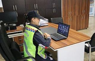 Alanya’da jandarmadan öğrencilere online ders