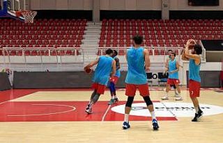 Aliağa Petkimspor - Tofaş mücadelesine korona virüs...