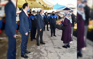 Altınova’da semt pazarında sıkı denetim