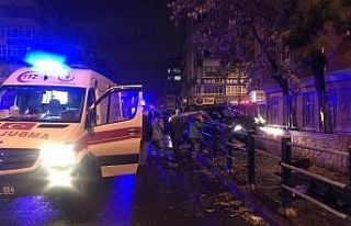 Ambulans ile ticari araç çarpıştı: 5 yaralı