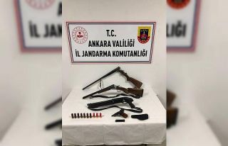 Ankara’da jandarma bir kişiyi 4 adet ruhsatsız...