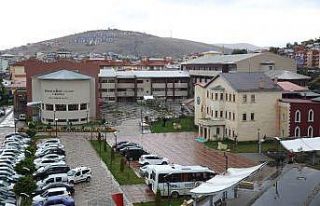 Anne Üniversitesi üçüncü mezunlarını verdi