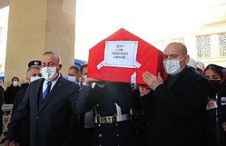 Antalya şehit yüzbaşıyı uğurladı