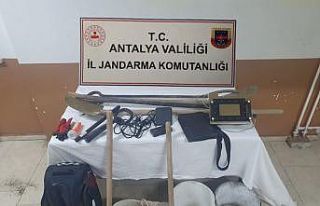 Antalya’da kaçak kazıya suçüstü