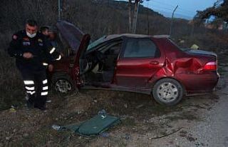 Araç hurdaya döndü, sürücü kazayı hafif sıyrıklarla...