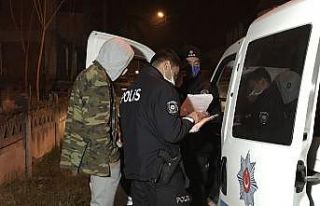 Arkadaşının ceza yemesini izledi, polis sokak başında...