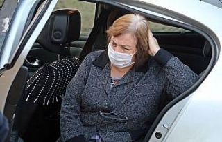 Arkadaşıyla yürüyüşe çıkan kadına kapkaççı...