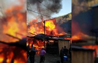 Artvin’de kereste atölyesinde çıkan yangında...