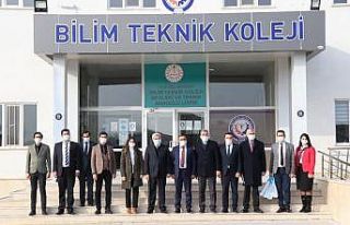 ASÜ Rektörü Şahin Bilim Teknik Kolejinde