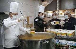 Atakum’dan 36 günde 1373 hane ve 3790 hastaya yemek...