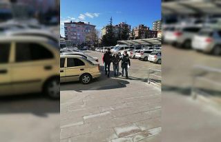 ATM’de yardım bahanesiyle emeklilerin parasını...