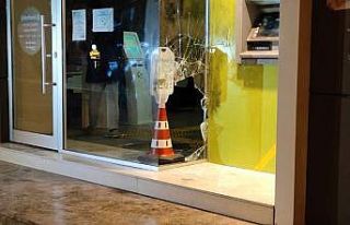 Avcılar’da gece yarısı banka soyma girişimi