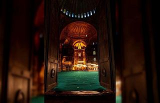 Ayasofya’nın hat levhaları bakıma alınıyor