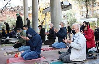 Aydınlılar Cuma namazını camilerde kılabilecek