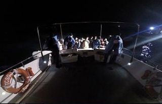 Ayvalık’ta Türk karasularına itilen 37 göçmen...