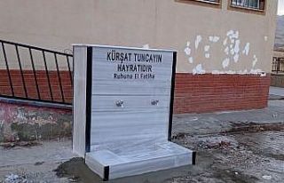 Babasının adına okul bahçesinde çeşme yaptırdı