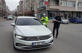 Bafra’da kısıtlamalara uymayan 37 şahsa 66 bin...