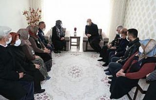 Bakan Soylu’dan şehit ailesine ziyaret