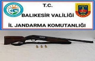 Balıkesir’de jandarma 26 aranan şahsı yakaladı