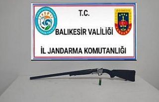 Balıkesir’de jandarma ekipleri 18 aranan şahsı...