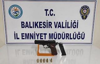 Balıkesir’de polis 20 aranan şahsı yakaladı