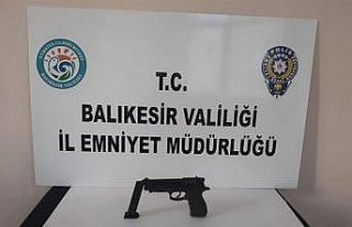 Balıkesir’de polis 21 aranan şahsı yakaladı