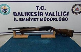Balıkesir’de polis 4 aranan şahsı yakaladı