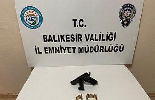 Balıkesir’de polis 5 uyuşturucu şüphelisini...