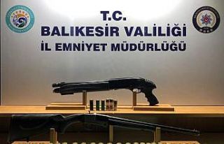 Balıkesir’de polis 88 aranan şahsı yakaladı