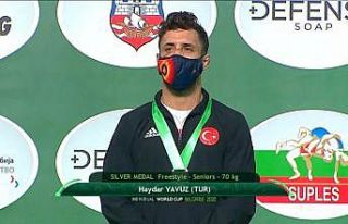 Bartın Üniversitesi öğrencisi milli güreşçi...