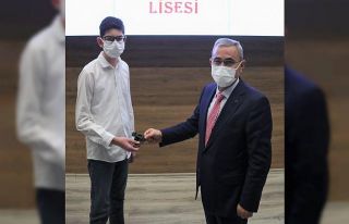 Başarılı öğrenciler ödüllendirildi