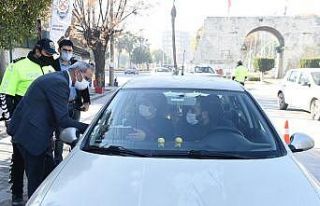 Başkan Bozdoğan, Covid-19’a karşı sürücüleri...