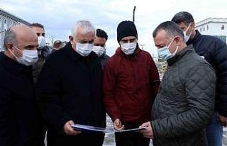 Başkan Büyükakın, Kartepe kent meydanı çalışmalarını...