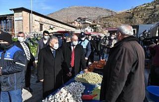 Başkan Büyükkılıç, Yahyalı’yı ilmek ilmek...