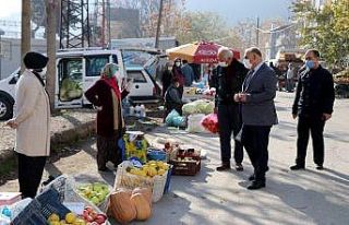Başkan Çay halk pazarını denetledi