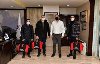 Başkan Gümrükçü’den "asker çantalı"...