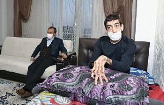 Başkan Kılınç, Sedat’ı evinde ziyaret etti