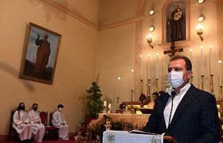 Başkan Seçer Noel ayinine katıldı