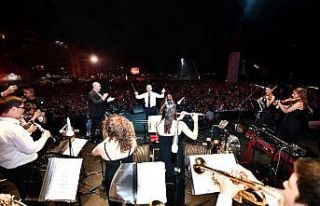 Başkan Soyer, pandemiden etkilenen sanatçılar için...
