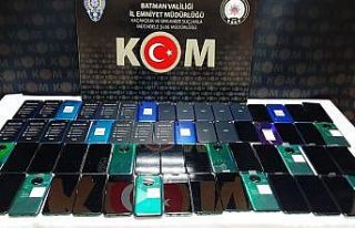 Batman’da 62 adet gümrük kaçağı cep telefonu...