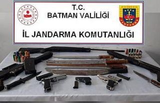 Batman’da bir evde mini cephanelik çıktı