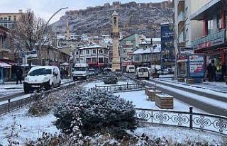 Bayburt güne karla uyandı