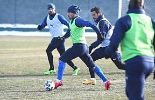 BB Erzurumspor Mesut Bakkal yönetiminde ilk antrenmanına...