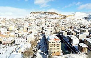 Beyaz gelinliğini giyen Bayburt, havadan görüntülendi