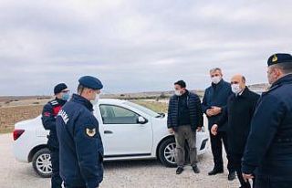 Biga Kaymakamı Can karantina bölgelerini gezdi