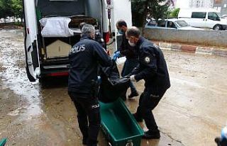 Birlikte yaşadığı iddia edilen kadını öldürdü,...