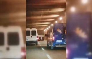 Bisikletli gençlerin tehlikeli yolculuğu