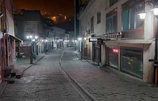 Bitlis’te kısıtlama ile birlikte sokaklar boş...