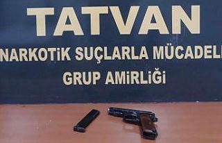 Bitlis’te ruhsatsız tabanca ele geçirildi